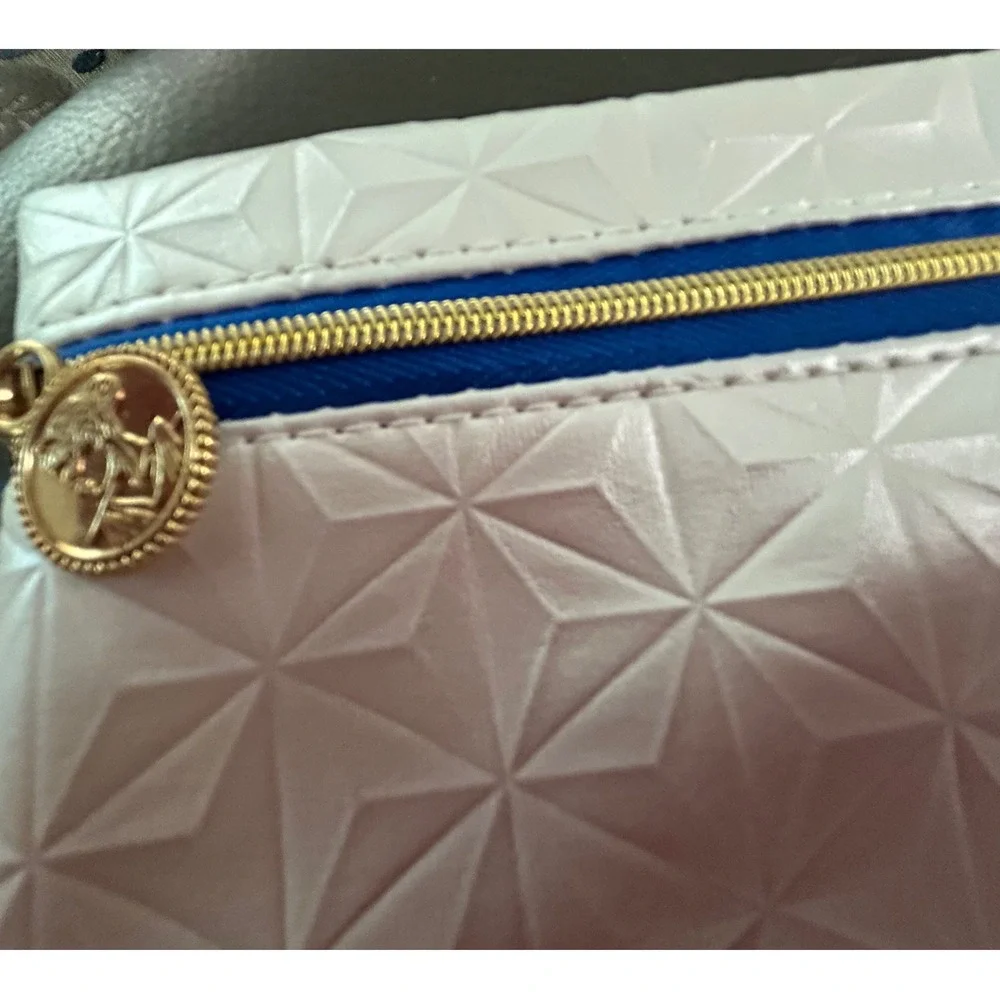 Ipsy‎ Geometric Embossed Makeup Bag White Blue Gold Zipper Pouch